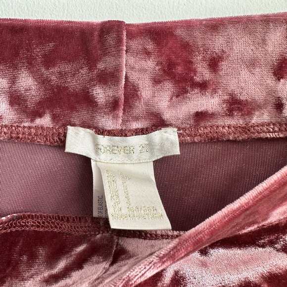 Forever 21 Deep Pink Crushed Velvet Leggings with Black Stirrups - Picture 6 of 7